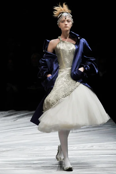 Look 32